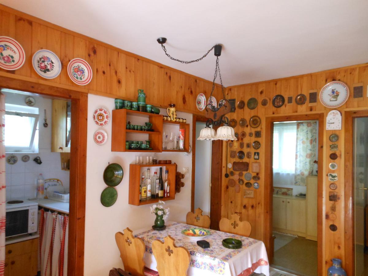 Cozy Family Cottage At The Lake Siofok Exterior photo