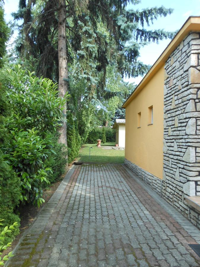 Cozy Family Cottage At The Lake Siofok Exterior photo