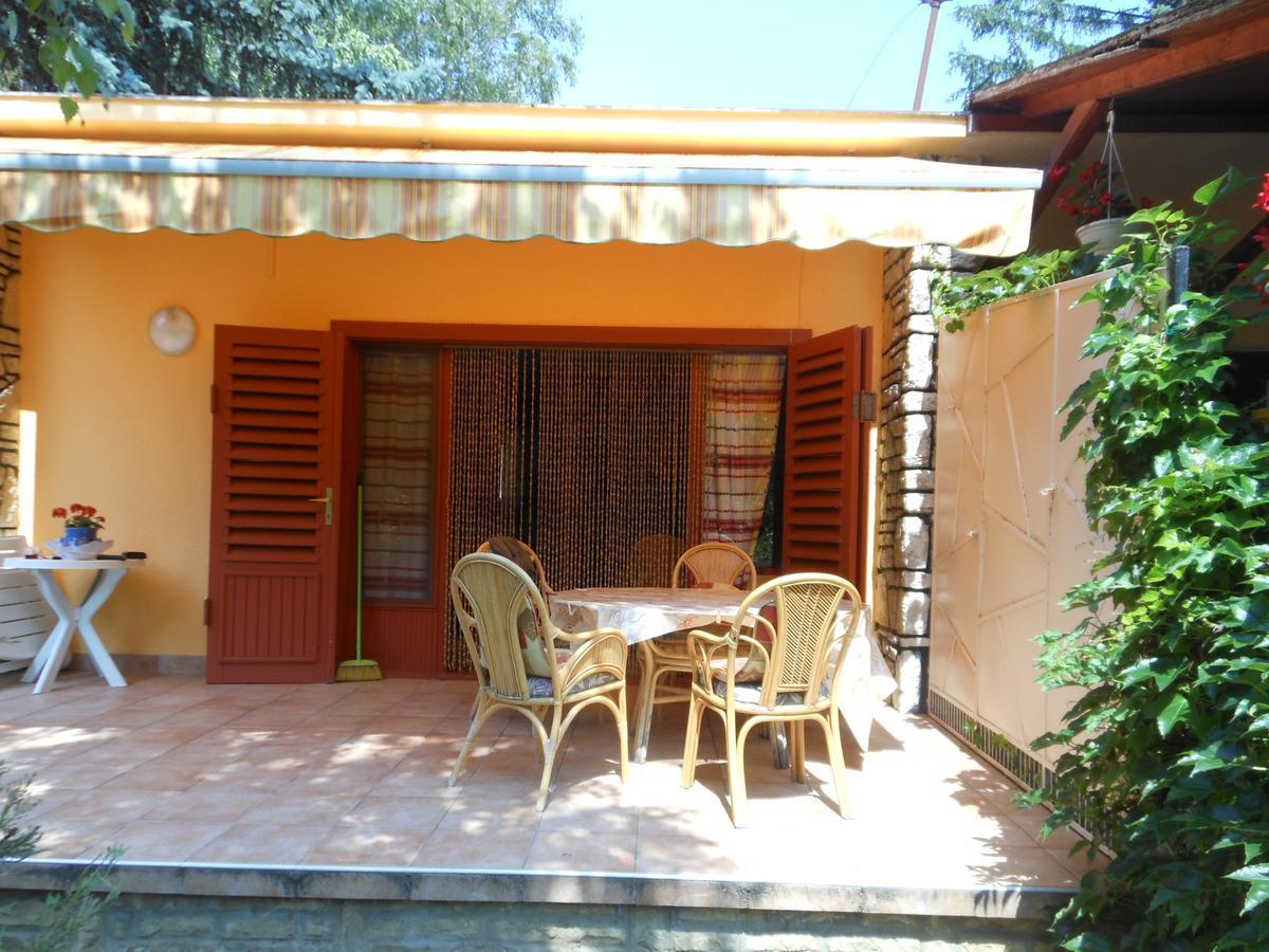 Cozy Family Cottage At The Lake Siofok Exterior photo